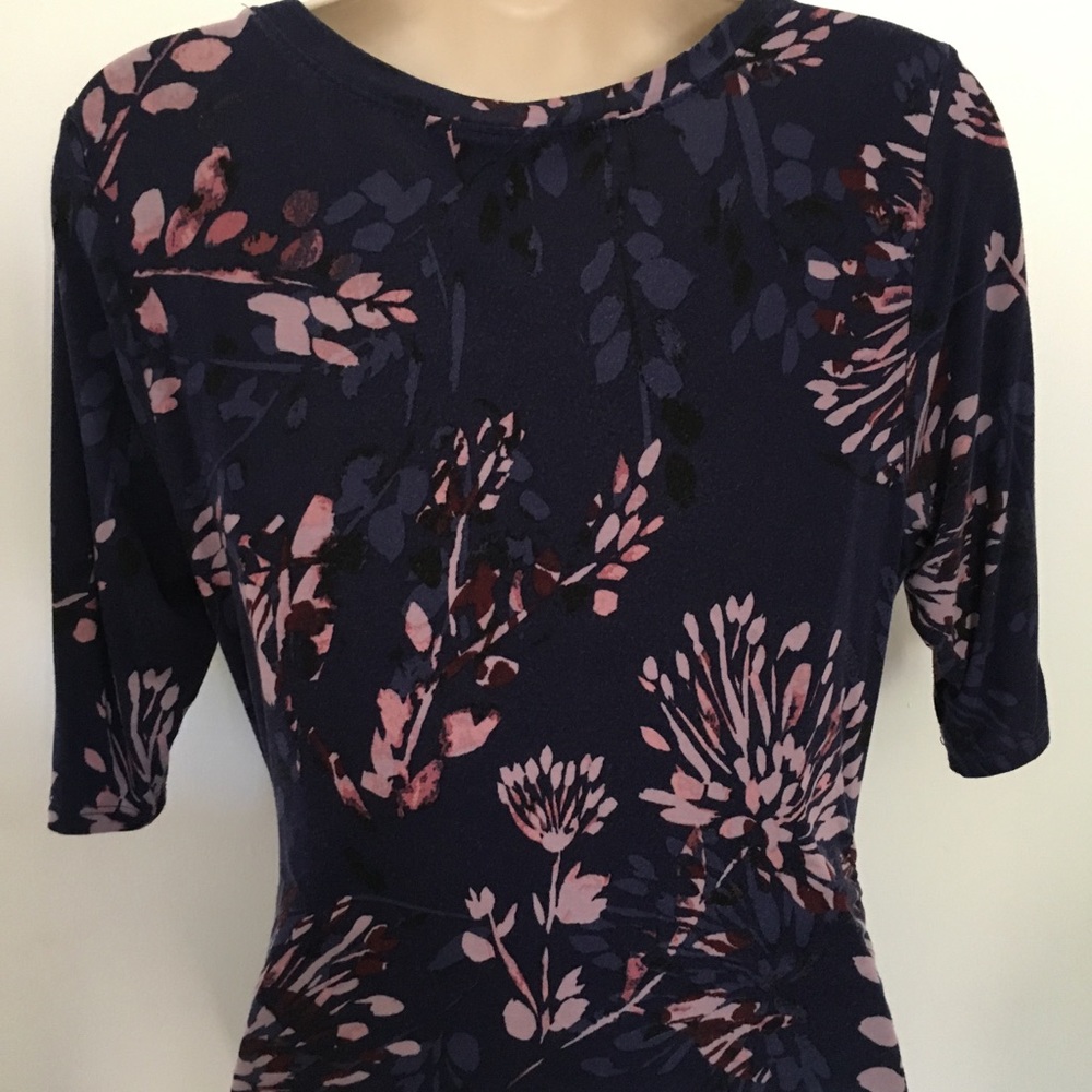 Good Condition Side Ruched Maternity Dress - Picture 5 of 6